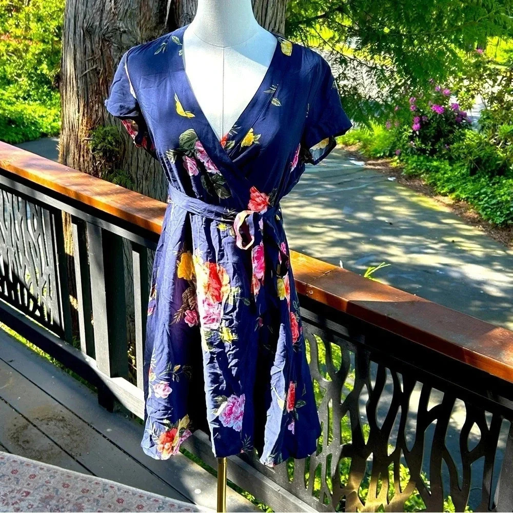 Old Navy Women’s Navy Blue Hawaiian Floral Print Tie Waist Wrap Dress | Size S